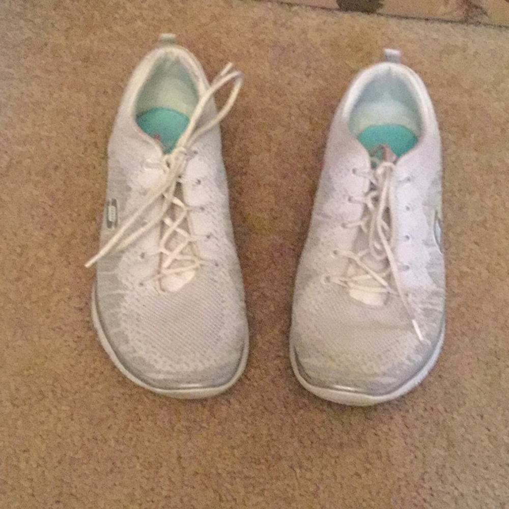 Sketchers Sneakers